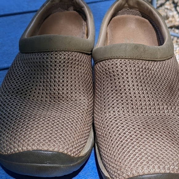 Merrell Mesh Performance Slip-ons Deep Brown Women's 9 Clogs - Picture 2 of 8